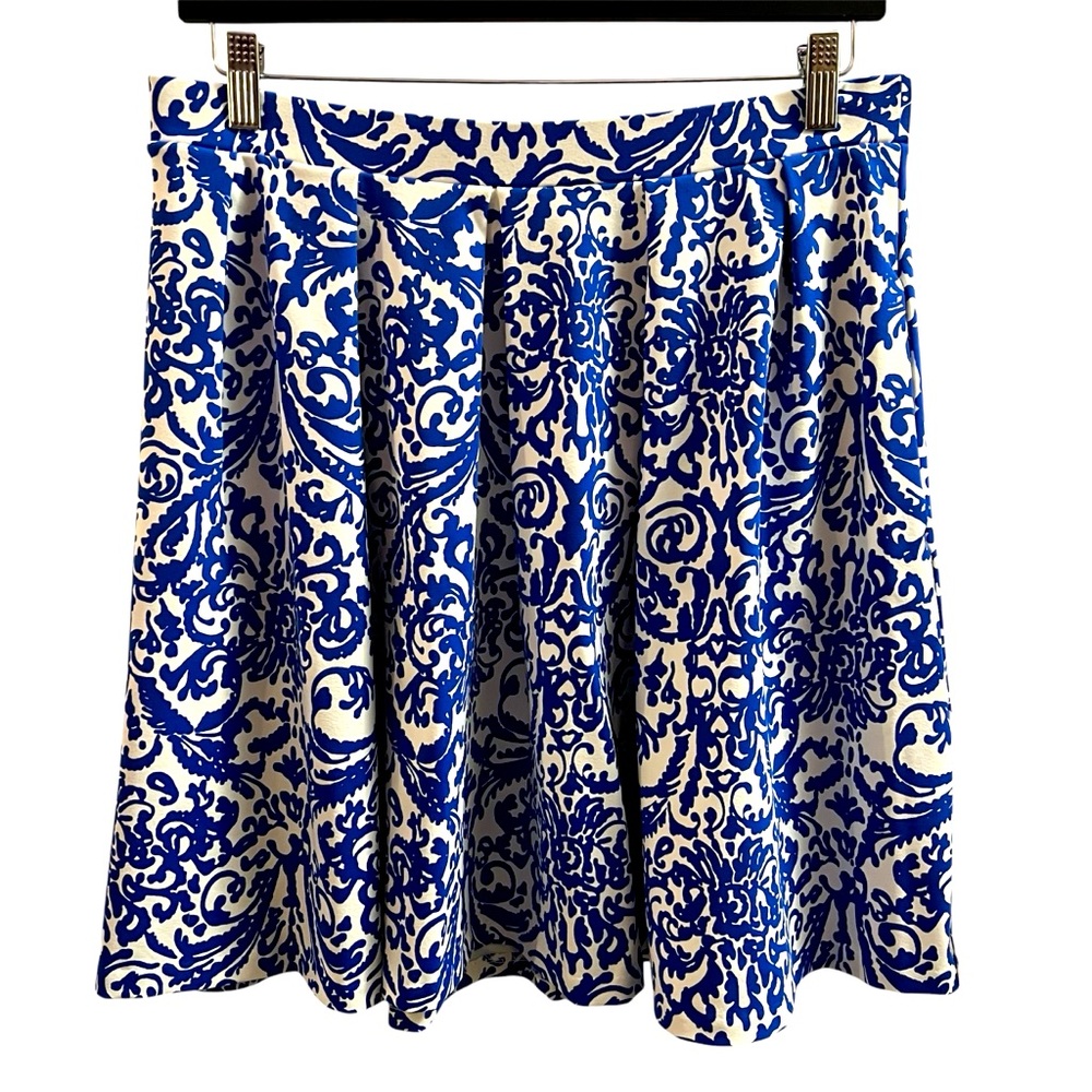 ADRIENNE VITTADINI SKIRT, Sz L, Blue & White Pull On Flare Skirt with Pockets.